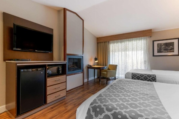 Best Western Plus Forest Park Inn image 29